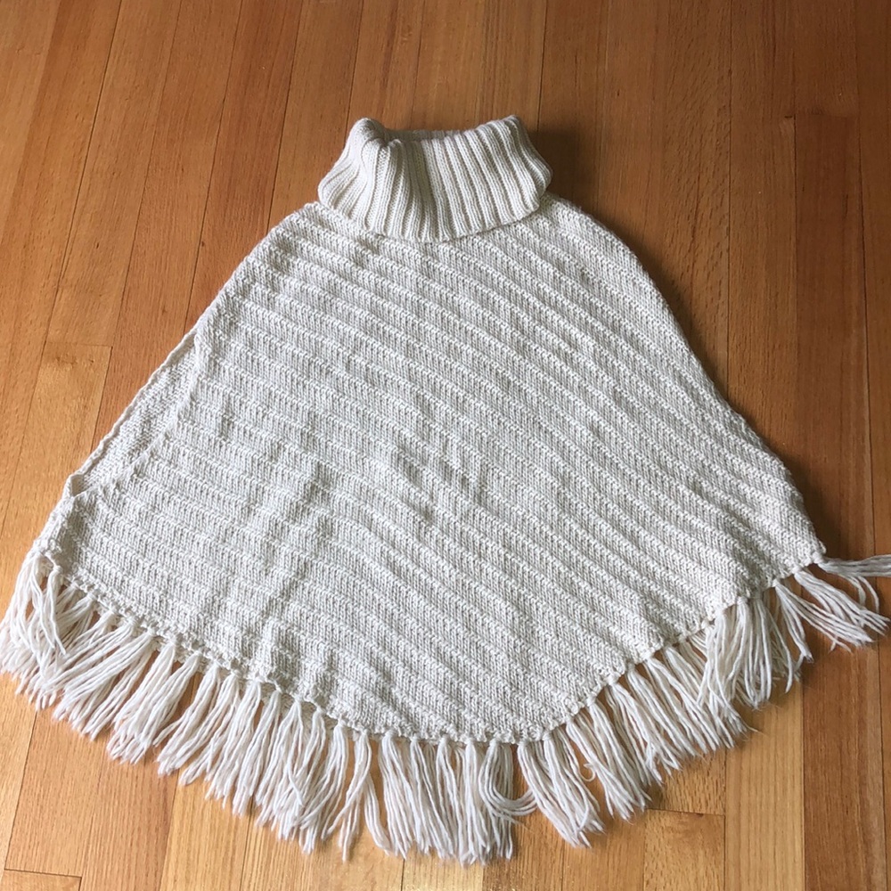 M/L Forever21 Cream Turtleneck Poncho